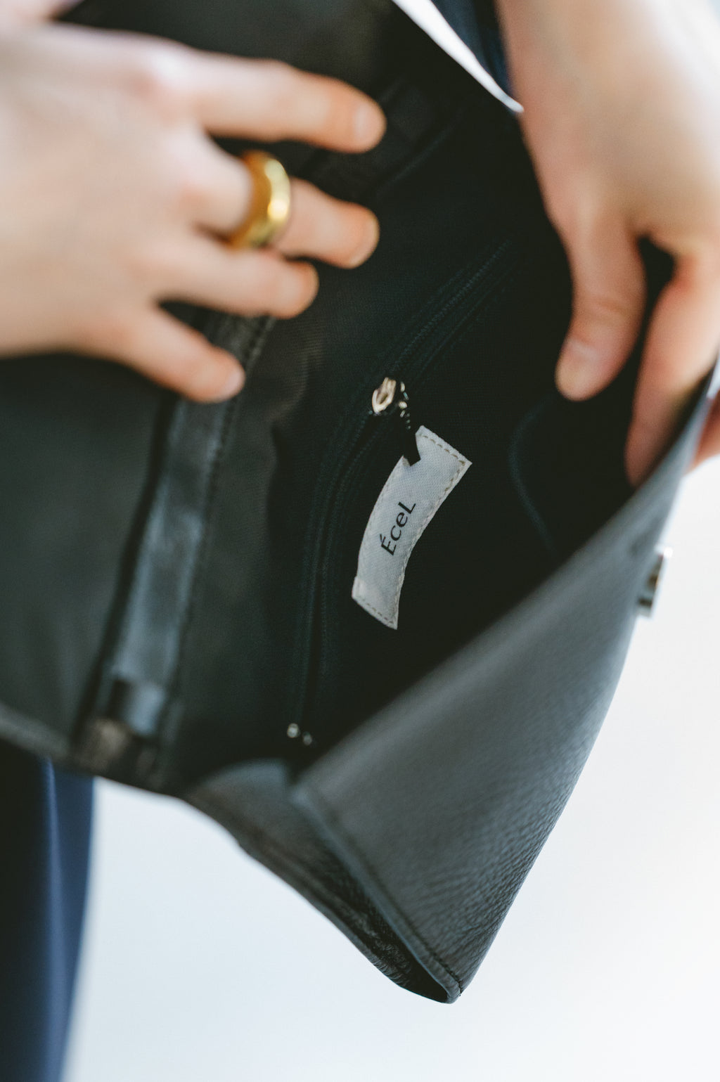 OLIVE HAND BAG
